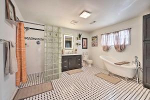 Φωτογραφία από το άλμπουμ του Boho Mountain Home Escape, Walk to Marina! σε Mountain Home +26 φωτογραφίες