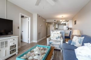 Gallery image of Castle Beach 105, Gulf Front, 2 Bedrooms, , Elevator, Sleeps 6, Heated Pool in Fort Myers Beach