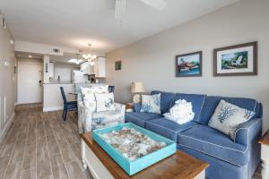 Gallery image of Castle Beach 105, Gulf Front, 2 Bedrooms, , Elevator, Sleeps 6, Heated Pool in Fort Myers Beach