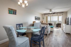 Gallery image of Castle Beach 105, Gulf Front, 2 Bedrooms, , Elevator, Sleeps 6, Heated Pool in Fort Myers Beach