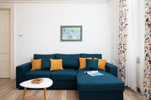 Posezení v ubytování Four modern apartment's at antique Villa, Castropola 8, Pula, City Center
