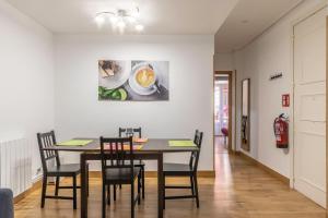 Fotografie z fotogalerie ubytování Apartamento junto al Guggenheim con parking gratuito v destinaci Bilbao + 16 fotografií