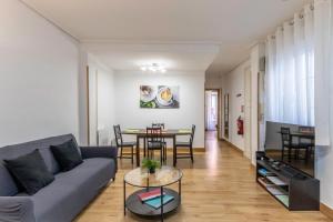 Posezení v ubytování Apartamento junto al Guggenheim con parking gratuito