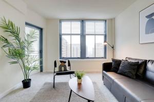 Wonderful 1 BR Apt Located At Pentagon City的休息区