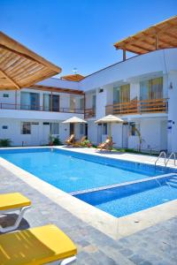 Bazén v ubytování Prim Hotel Vichayito nebo v jeho okolí