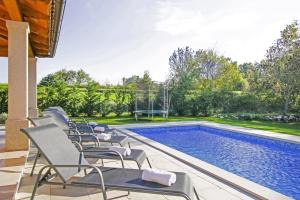Bazén v ubytovaní Villa Mate in Kuhari - Haus für 8 Personen alebo v jeho blízkosti