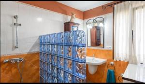 Kúpeľňa v ubytovaní Casa Rural VILLAMADA