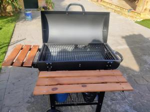 Gril pre hostí vo vidieckom dome