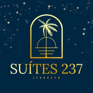 een logo voor een hotel met een palmboom bij Suite 237 in Itanhaém