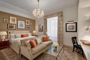 Uma área de estar em The St. Regis Rome