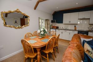 Køkken eller tekøkken på Orchard Cottage - Rudge Farm Cottages + 40 billeder