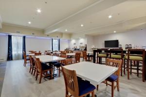 TV o dispositivi per l'intrattenimento presso Best Western Liberty Inn DuPont JBLM