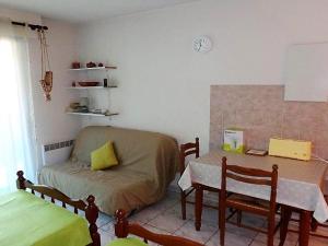 Posedenie v ubytovaní Studio cosy avec parking à 50m des Thermes, 2 couchages - Amélie-les-Bains - FR-1-703-55