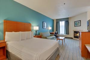 Letto o letti in una camera di Best Western Liberty Inn DuPont JBLM