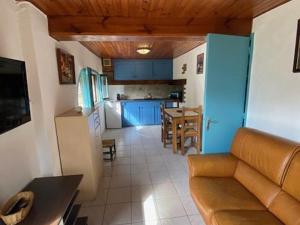 Η κουζίνα ή μικρή κουζίνα στο Appartement Confortable en Pleine Nature à Arles-sur-Tech - Parking et Animaux Acceptés - FR-1-703-99