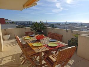 Fotografia z galérie ubytovania Superbe 4 pièces avec terrasse, clim, piscine et parking à Sète - FR-1-338-493 v destinácii Sète