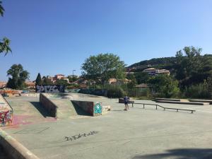 Fotografia z galérie ubytovania Superbe 4 pièces avec terrasse, clim, piscine et parking à Sète - FR-1-338-493 v destinácii Sète