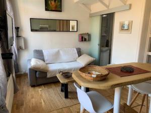 Posedenie v ubytovaní Studio Mezzanine 20m², 2 pers, Parking, Ascenseur, Amélie-les-Bains - FR-1-703-150