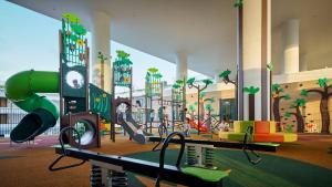 PARKROYAL Langkawi Resort的健身中心和/或健身设施