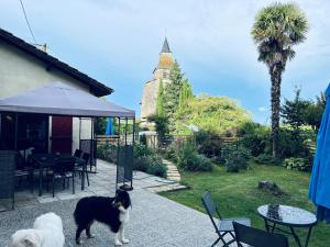Vonkajšia záhrada v ubytovaní Magnifique maison avec piscine au calme du Gers
