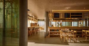 PARKROYAL Langkawi Resort餐厅或其他用餐的地方