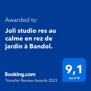 een screenshot van een telefoon met de tekst toegekend aan jolil studio res au bij Joli studio res au calme en rez de jardin à Bandol. in Bandol