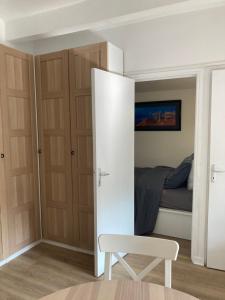 Posedenie v ubytovaní Charming 1 bedroom flat, Biarritz center with pool and car park