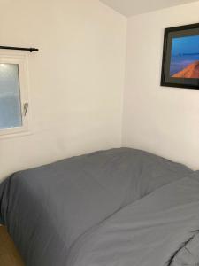 Posteľ alebo postele v izbe v ubytovaní Charming 1 bedroom flat, Biarritz center with pool and car park