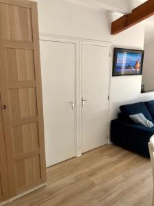 Posteľ alebo postele v izbe v ubytovaní Charming 1 bedroom flat, Biarritz center with pool and car park
