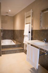 Un baño de Osabarena Hotela