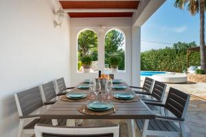 The swimming pool at or close to Villa Cas Puig - Beach of Portinatx