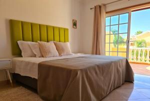 Ένα ή περισσότερα κρεβάτια σε δωμάτιο στο Homefield Gardens by HnM +26 φωτογραφίες