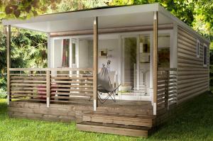 Camping écovillage Soleil du Pibeste外面的花园