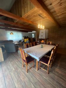 KlotyldzinにあるDom nad jeziorem margonińskim Sport & Wypoczynekのギャラリーの写真