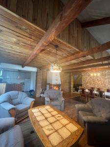 KlotyldzinにあるDom nad jeziorem margonińskim Sport & Wypoczynekのギャラリーの写真