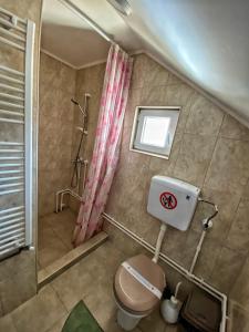 Koupelna v ubytování Kuca za odmor ,,Balkan” + 37 fotografií