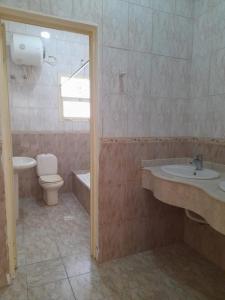 Koupelna v ubytování Al Dhait Residence