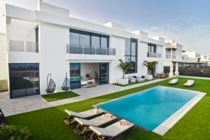 Bazén v ubytování Luxury Villa Punta Mujeres nebo v jeho okolí