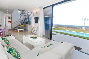 Bazén v ubytování Luxury Villa Punta Mujeres nebo v jeho okolí