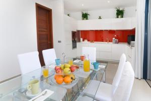 Kuchyň nebo kuchyňský kout v ubytování Luxury Villa Punta Mujeres