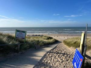 Fotografie z fotogalerie ubytování Gezellig vakantiehuisje op loopafstand van de duinen en het betoverende Egmondse strand v destinaci Egmond aan Zee