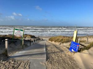 Fotografie z fotogalerie ubytování Gezellig vakantiehuisje op loopafstand van de duinen en het betoverende Egmondse strand v destinaci Egmond aan Zee