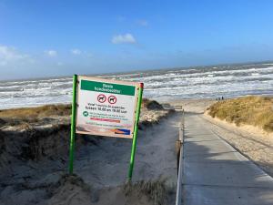 Fotografie z fotogalerie ubytování Gezellig vakantiehuisje op loopafstand van de duinen en het betoverende Egmondse strand v destinaci Egmond aan Zee