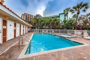 Hồ bơi trong/gần Gorgeous Getaway