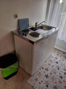 Dapur atau dapur kecil di Sobe Ćuskić
