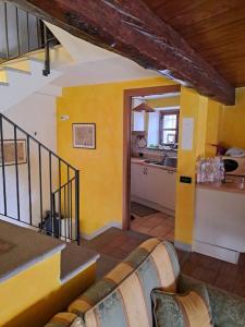 Kuchyň nebo kuchyňský kout v ubytování Dimora Da Feliciano bellezza, tanto spazio e tranquillità nella collina torinese