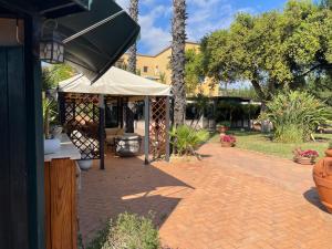 Vonkajšia záhrada v ubytovaní Colleverde Park Hotel