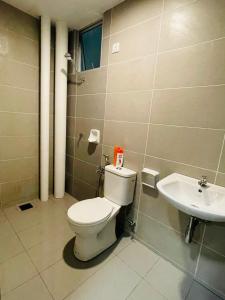 Phòng tắm tại QINARA HOMESTAY @ Meru Ipoh