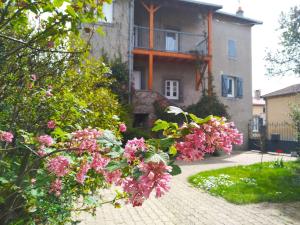 Κήπος έξω από το La Maison de Thuy - Gîte en Auvergne