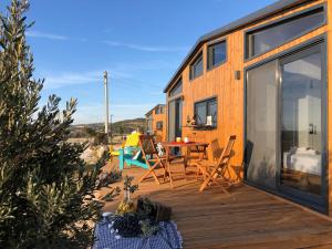 Balkón nebo terasa v ubytování Zeytinycesme l Tiny Houses & Farm l Çeşme